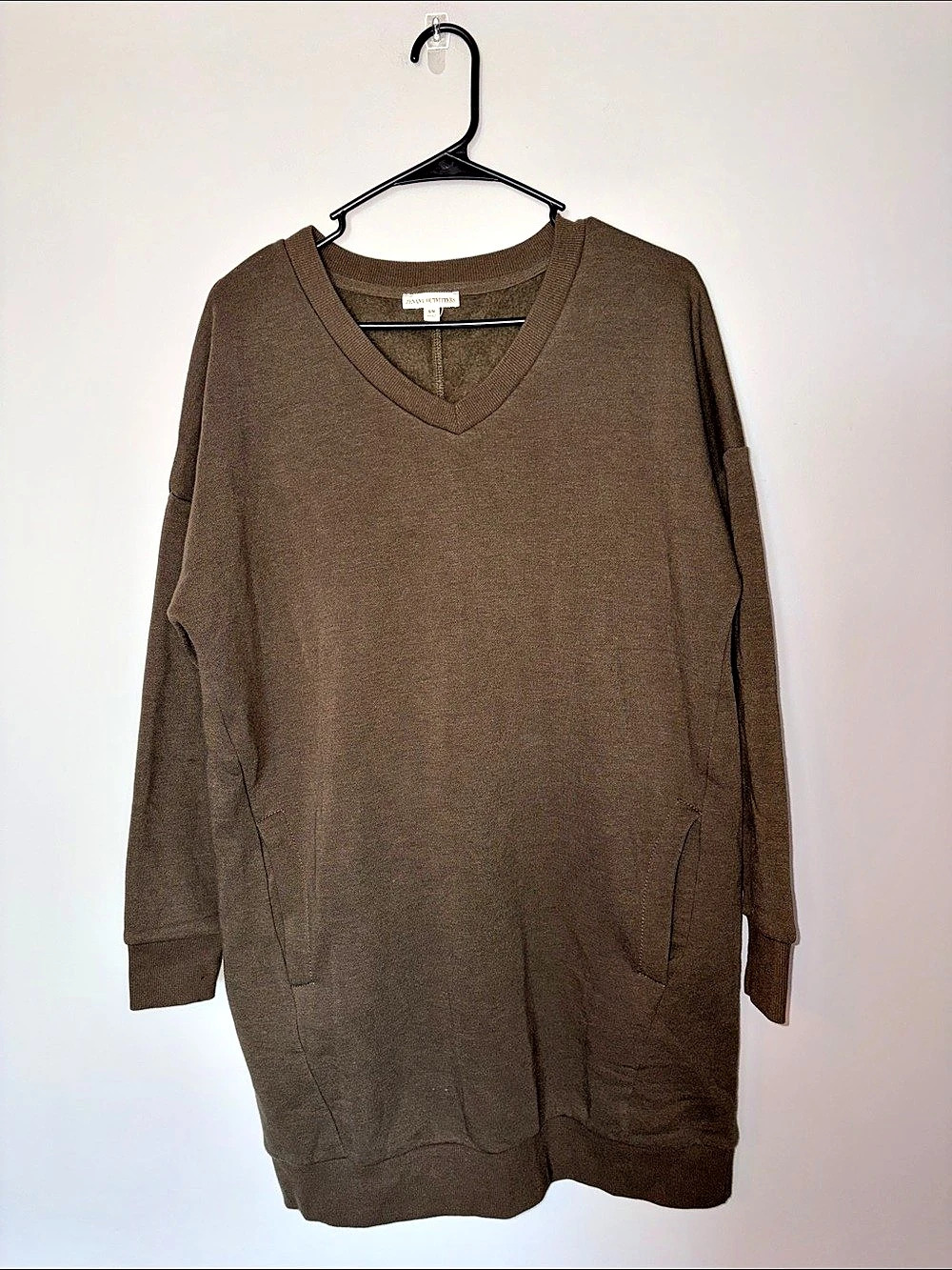 Zenana Outfitters V-Neck Pocket Tunic Sweatshirt  Small/Medium